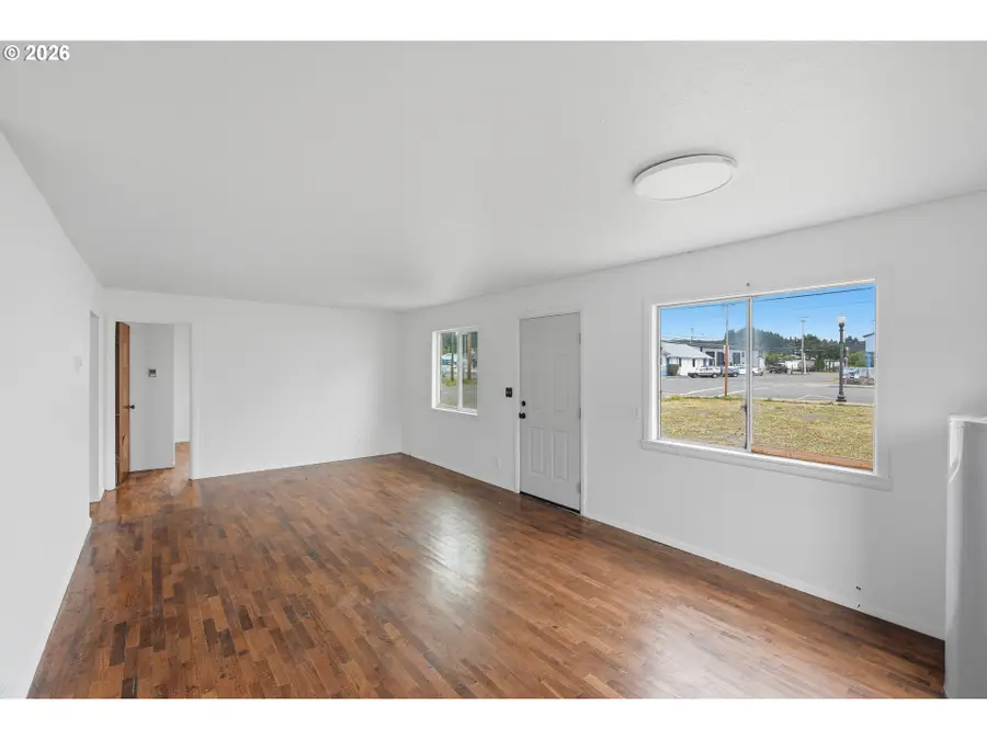 105 S 8th St, Lakeside, OR 97449 - #3