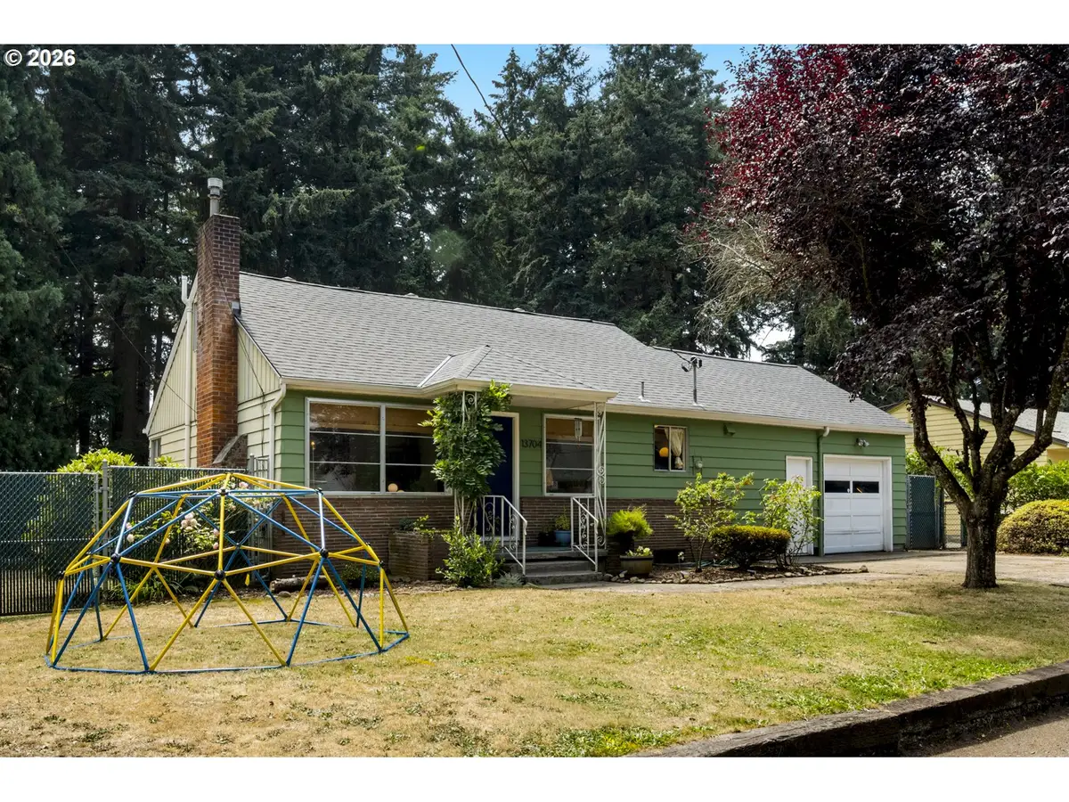 13704 SE Salmon St, Portland, OR 97233 - #1