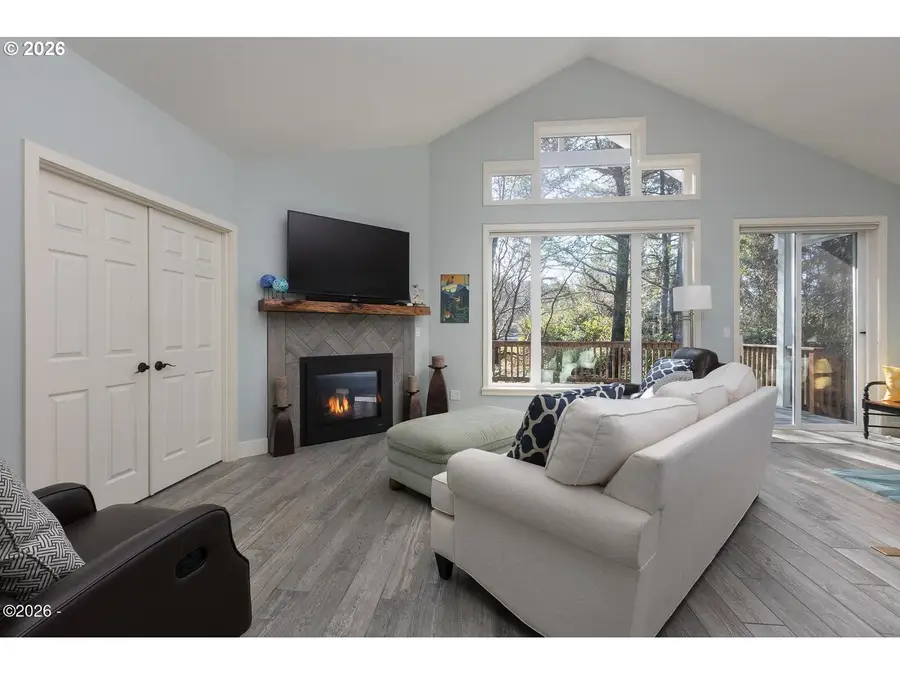 6315 SW Arbor Dr, South Beach, OR 97366 - #3