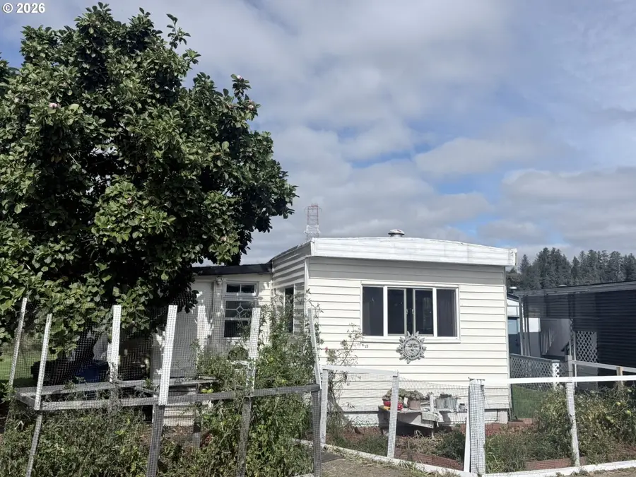 1000 N 8th St #36, Reedsport, OR 97467 - #3