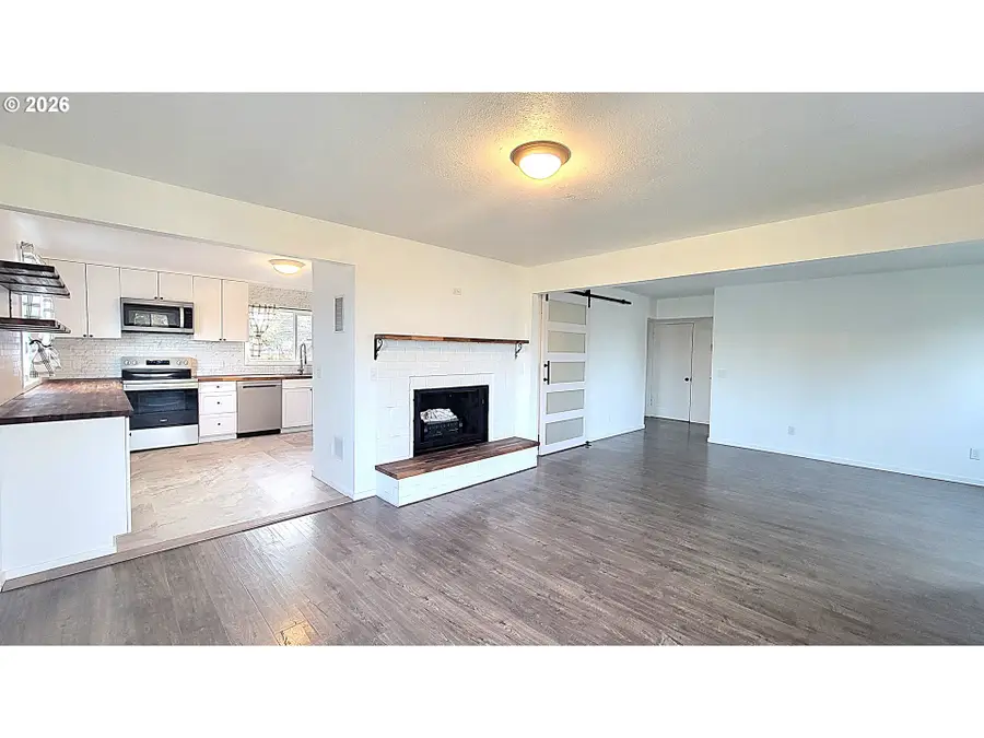 800 Territorial St, Harrisburg, OR 97446 - #3