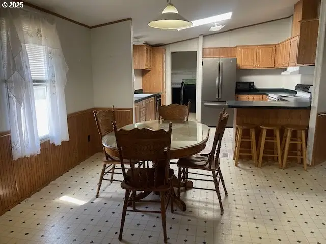 328 S State St, Sutherlin, OR 97479 - Image #3