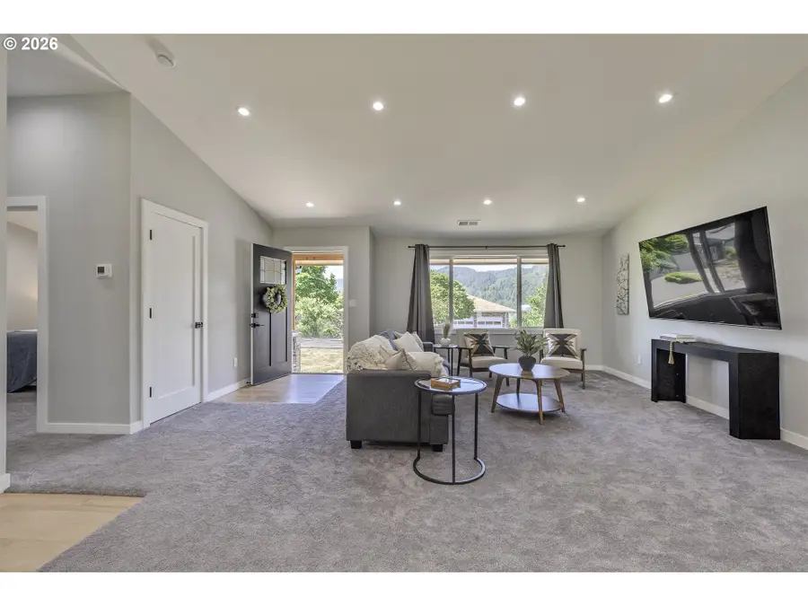 8103 N Edison St, Portland, OR 97203 - #3