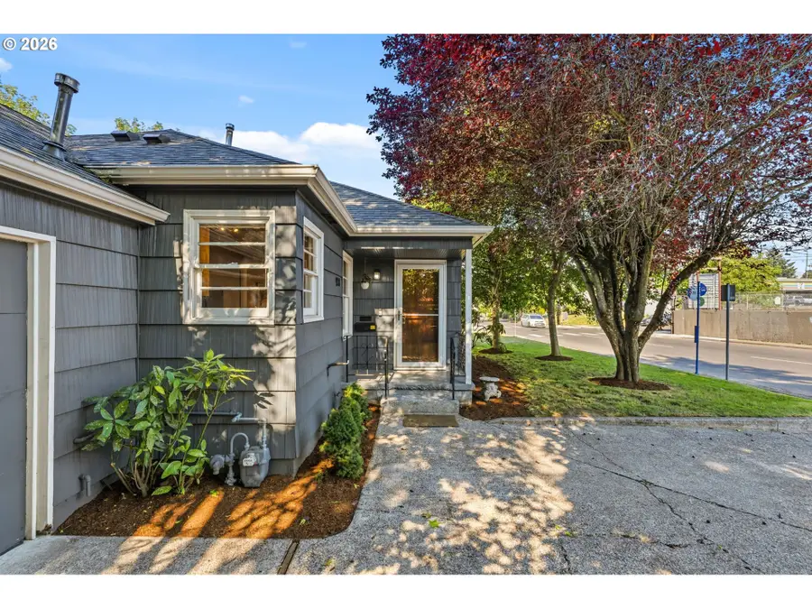 9218 SE Washington St, Portland, OR 97216 - #2