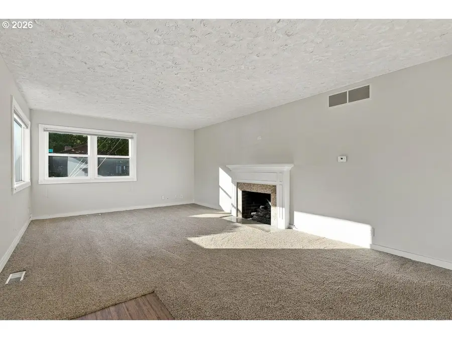 5375 SW Erickson Ave, Beaverton, OR 97005 - #3