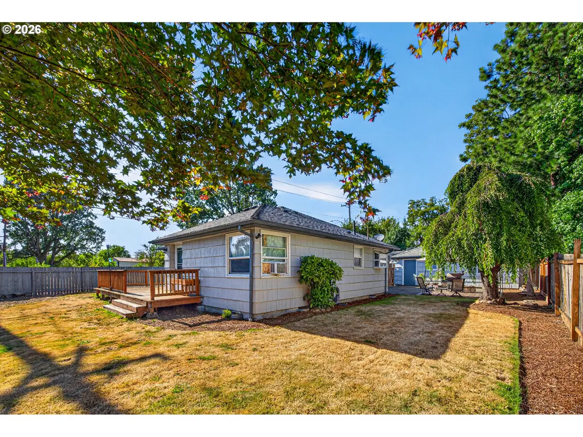 7511 SE Harmony Rd, Milwaukie, OR 97222 - #1