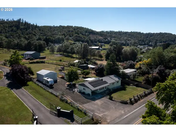 695 Glengary Loop Rd, Roseburg, OR 97470