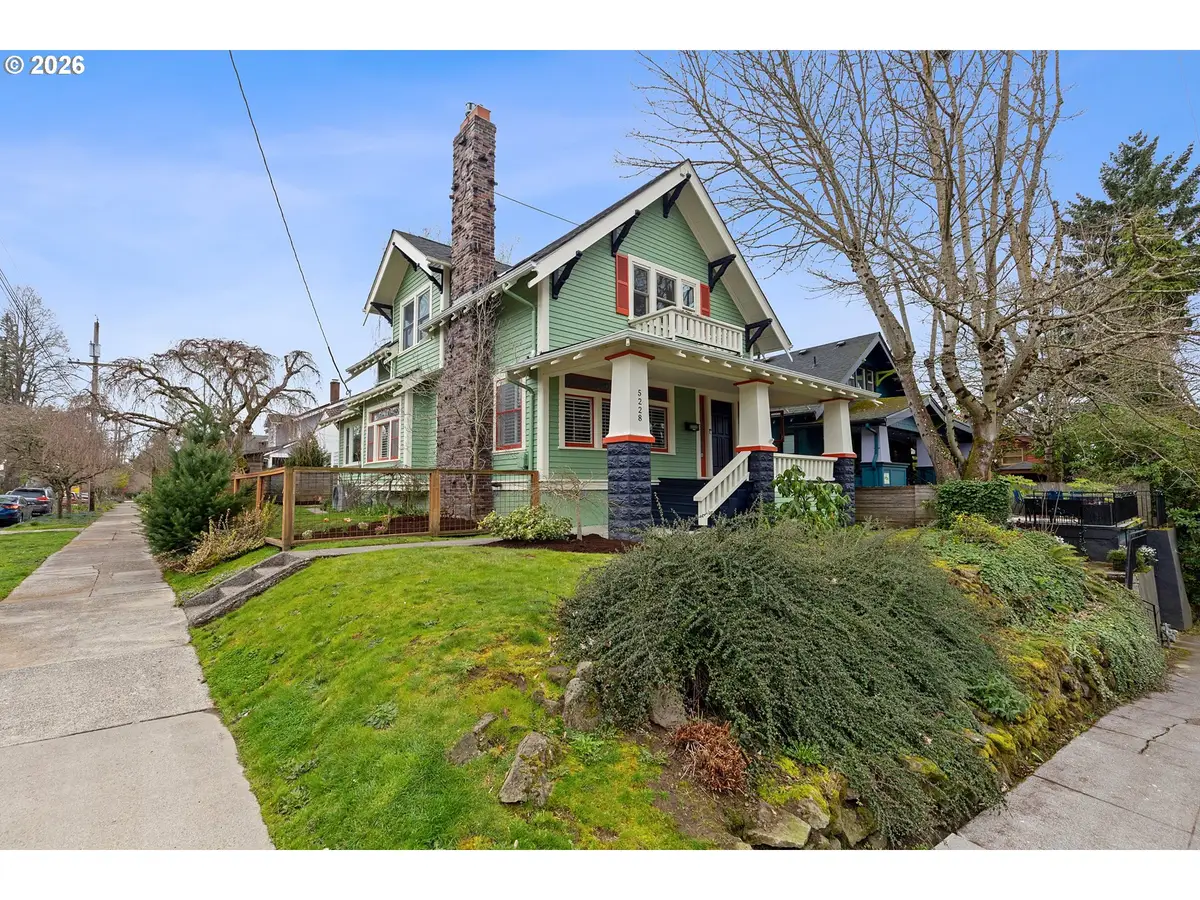 5228 SE Lincoln St, Portland, OR 97215 - #1