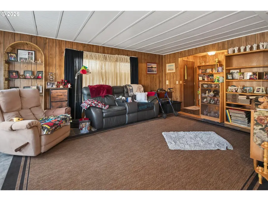 1225 W 10th Ave #18, Junction City, OR 97448 - Image #3