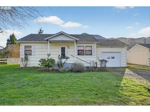 48386 Jasper Dr, Oakridge, OR 97463