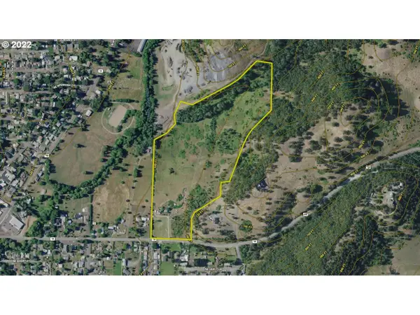 1171 NE Division St, MyrtleCreek, OR 97457