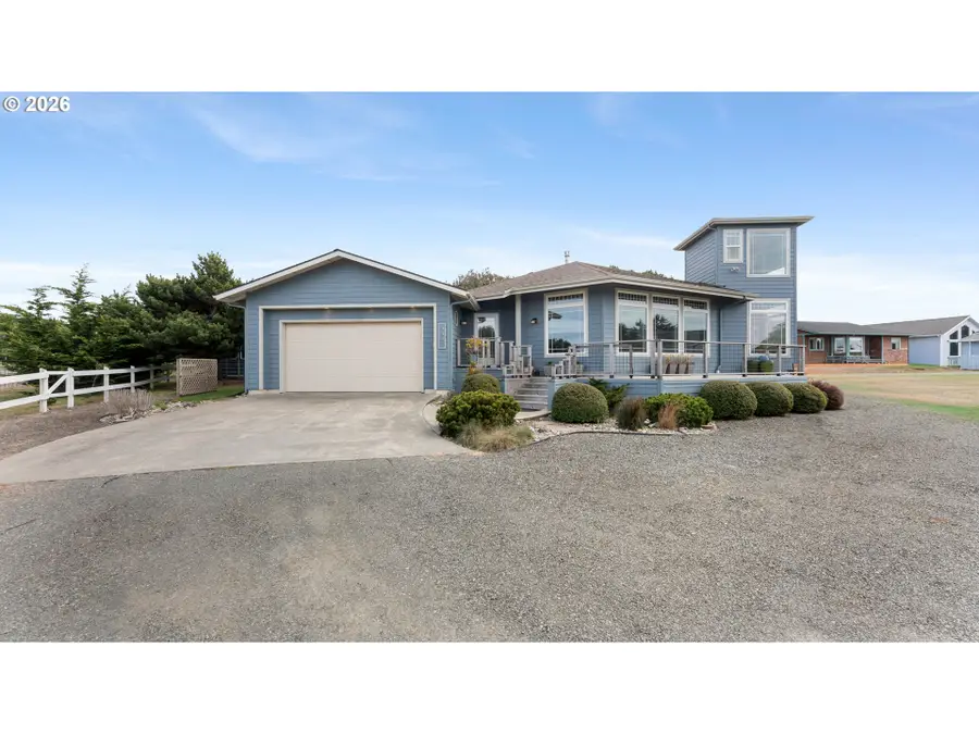 3868 Grant Pl, Bandon, OR 97411 - #2