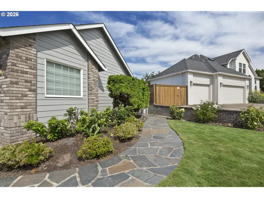 1747 SW Montmore Way, Troutdale, OR 97060 - #2