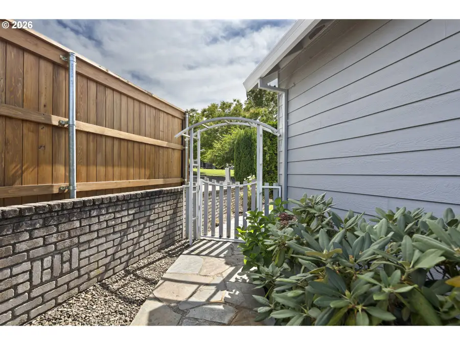 1747 SW Montmore Way, Troutdale, OR 97060 - #3