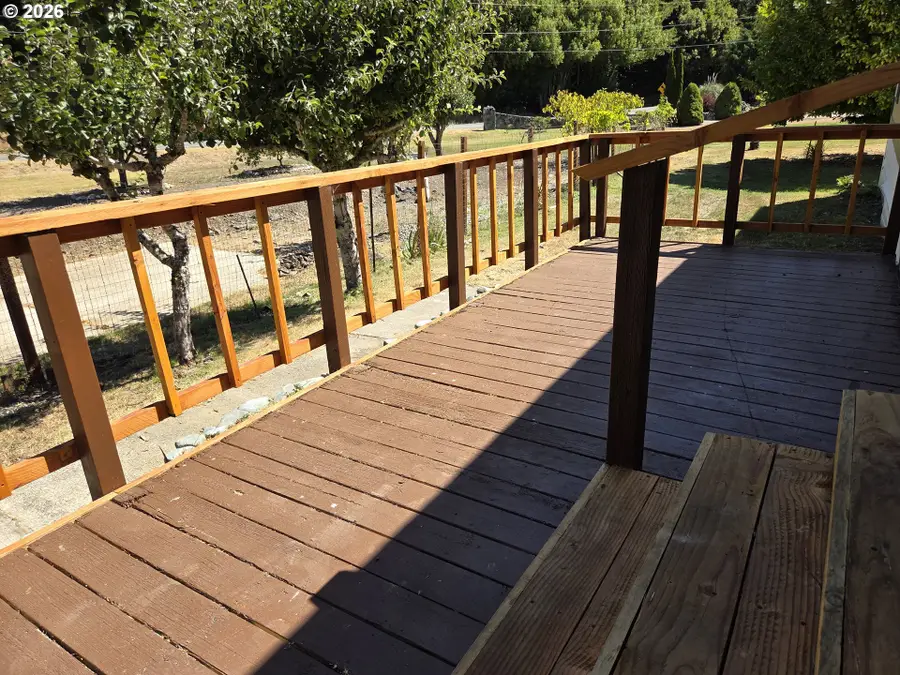 32051 Watson Ln #B, Gold Beach, OR 97444 - #2