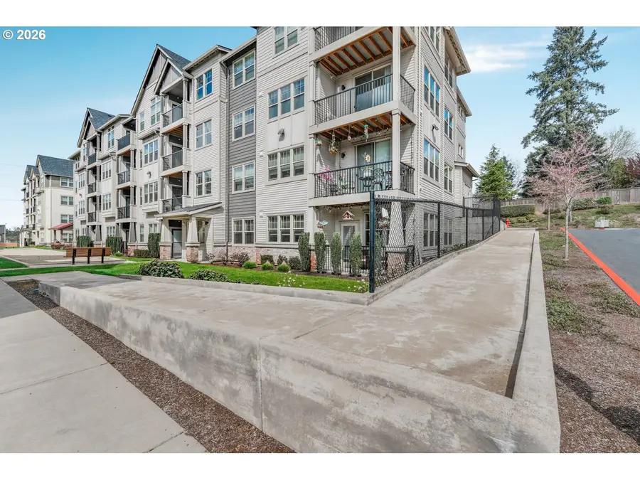 17126 SW Snowdale St #102, Beaverton, OR 97007 - #2