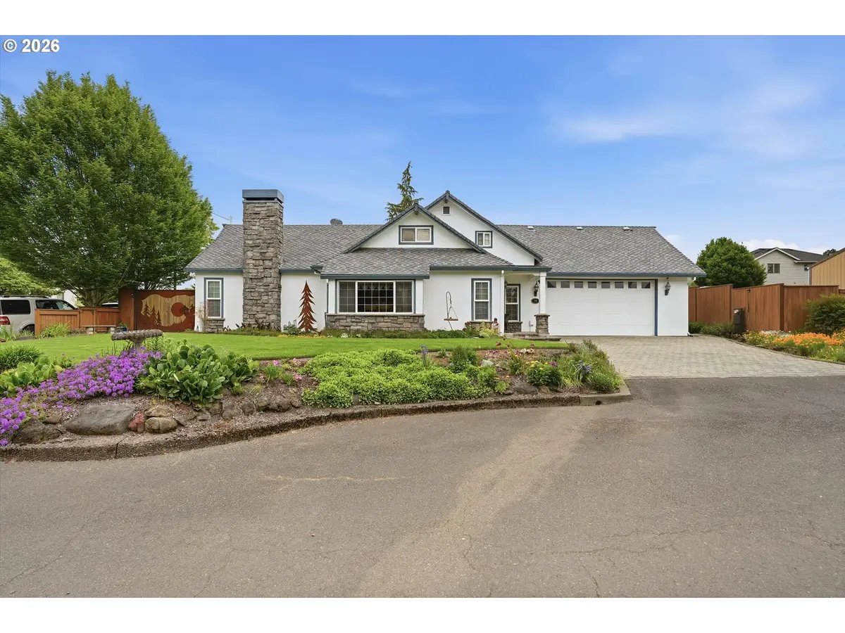 210 W 8th St, Lafayette, OR 97127 - #1