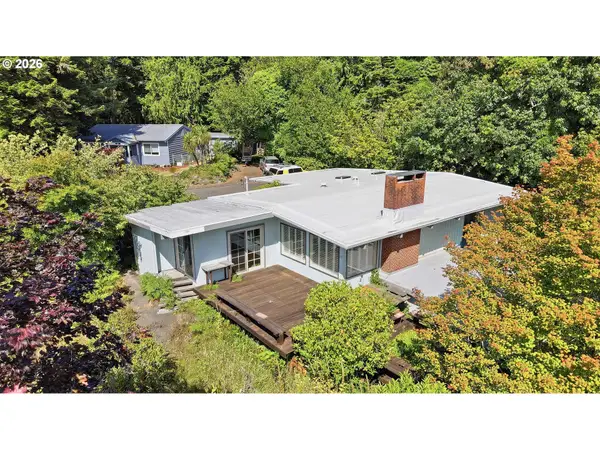 1159 E 1st Pl, Coquille, OR 97423