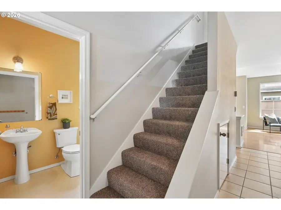 550 NE Knott St, Portland, OR 97212 - #3
