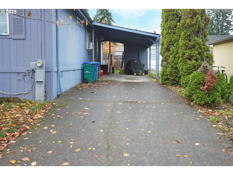 13446 SE Schiller St, Portland, OR 97236 - Image #3