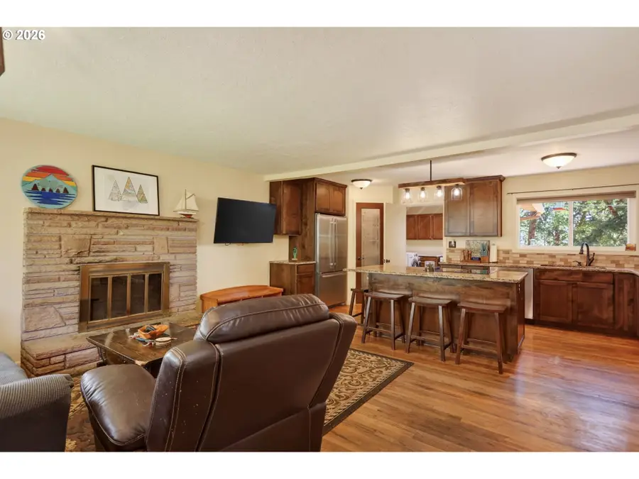3331 W 13th St, Chenoweth, OR 97058 - #3