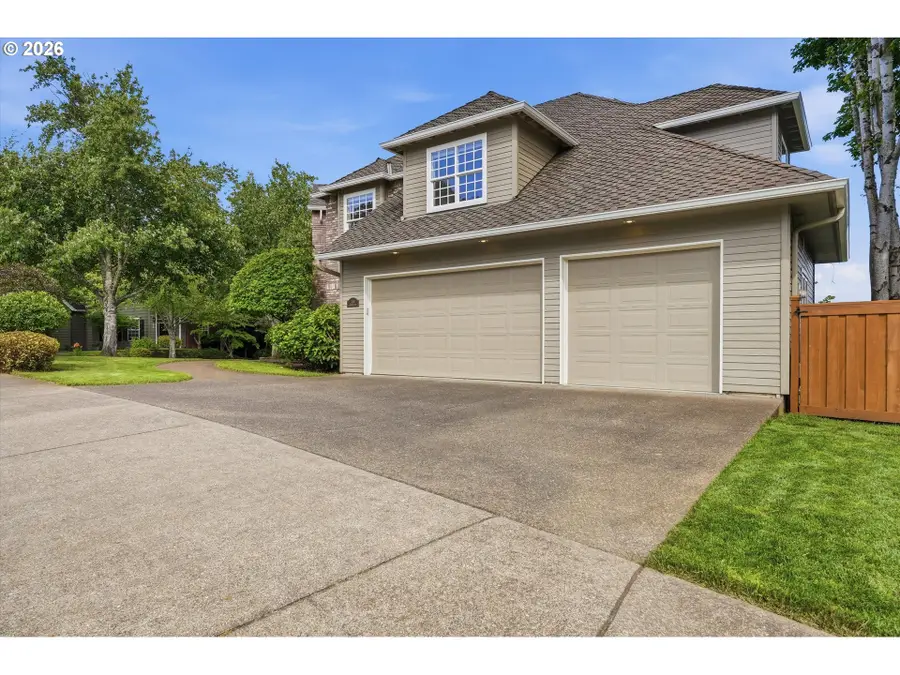 3390 Crescent Dr, West Linn, OR 97068 - #3