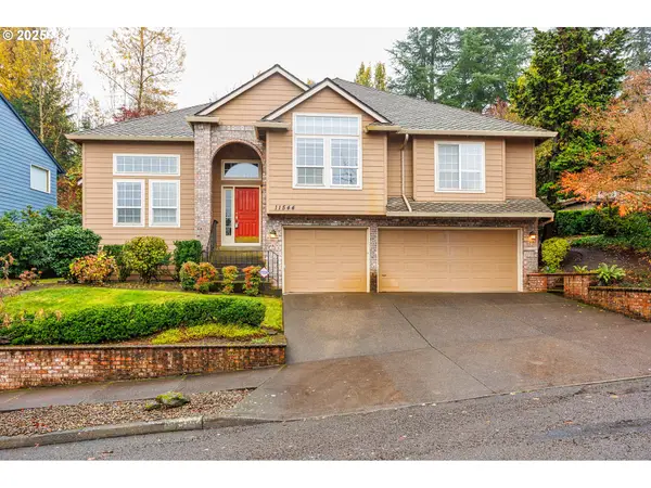 11544 SE Highland Loop, Clackamas, OR 97015