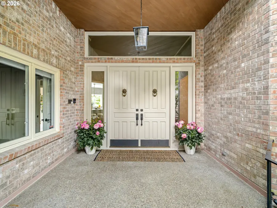 1563 Bay View Ln, Lake Oswego, OR 97034 - #3