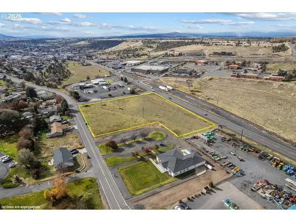 NE Chestnut St, Madras, OR 97741