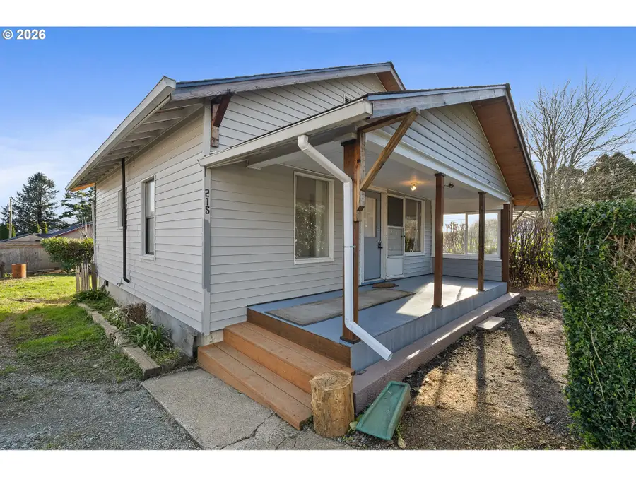 215 Cypress Ave, Garibaldi, OR 97118 - #2