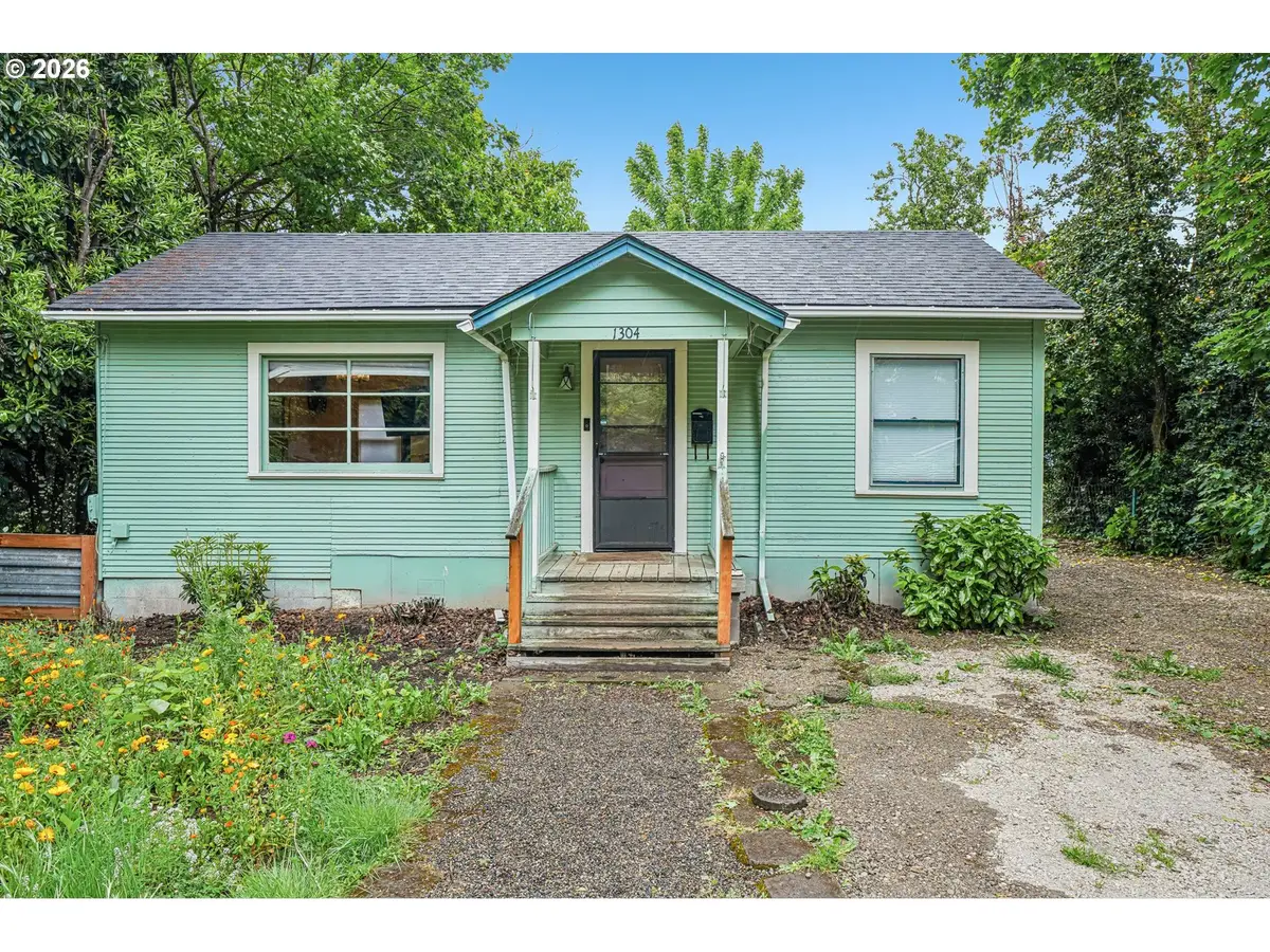 1304 NW Victoria Ave, Gresham, OR 97030 - #1
