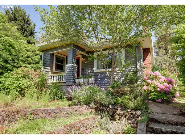 7523 SE Washington St, Portland, OR 97215