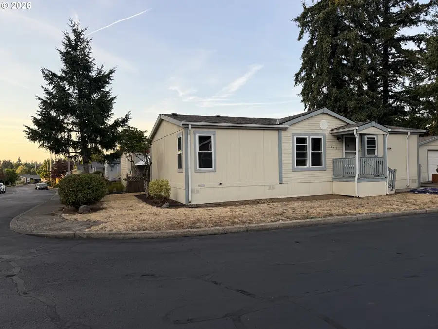 13451 SE Raymond St, Portland, OR 97236 - #2