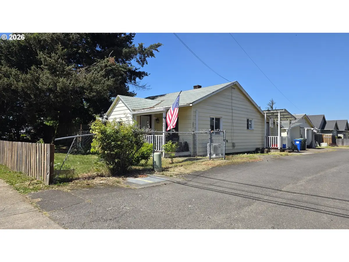 3801 Dove Ln, Eugene, OR 97402 - #1