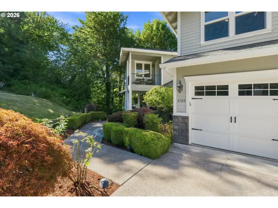3109 SW Collins Ct, Portland, OR 97219 - #3