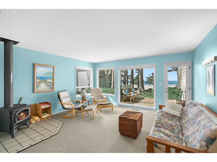 3250 NW Oceanview Dr #7, Newport, OR 97365 - #3