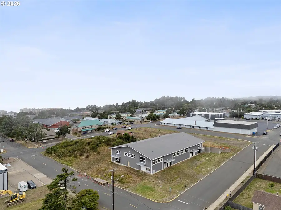 1025 NW Grove St, Newport, OR 97365 - #3