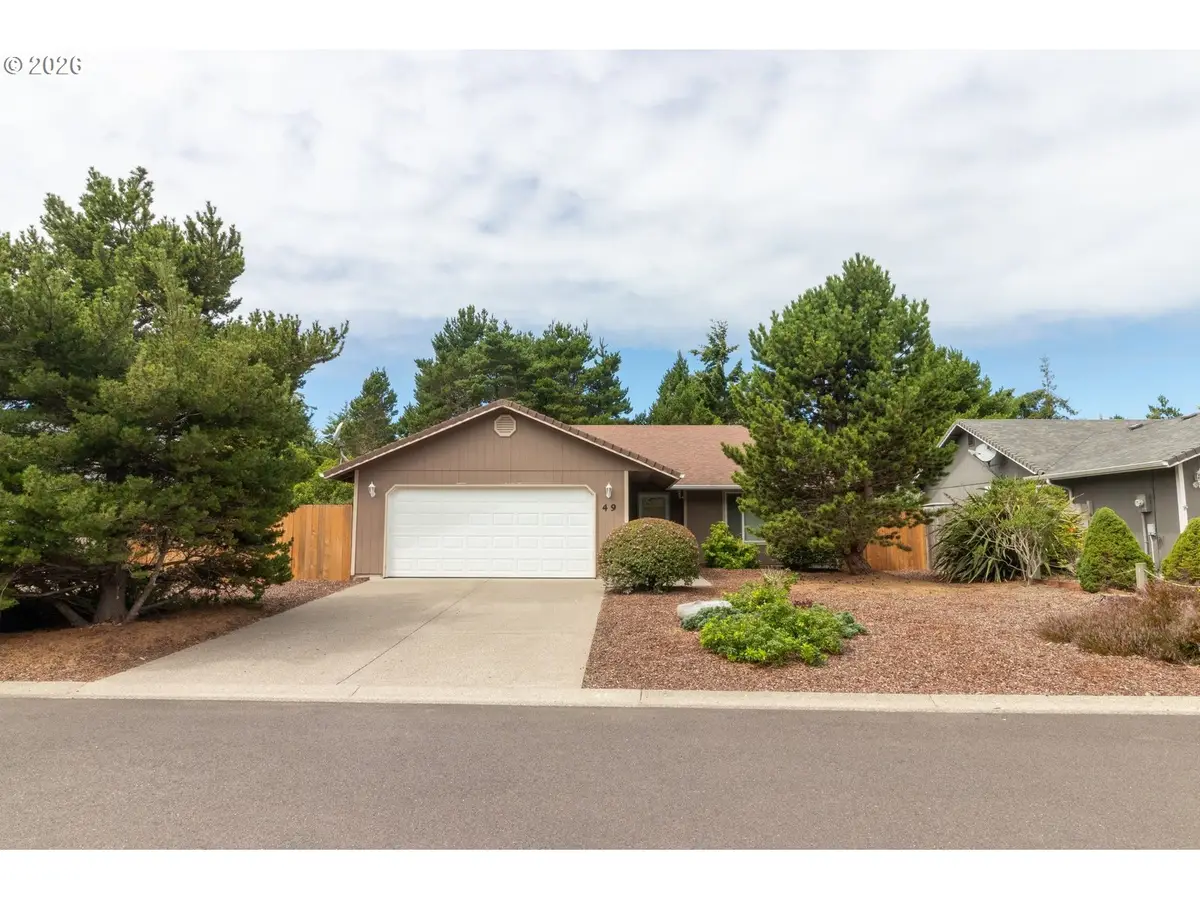 49 Park Village Dr, Florence, OR 97439 - #1