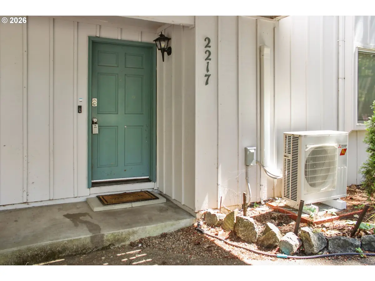 2217 Hawkins Ln, Eugene, OR 97405 - #1