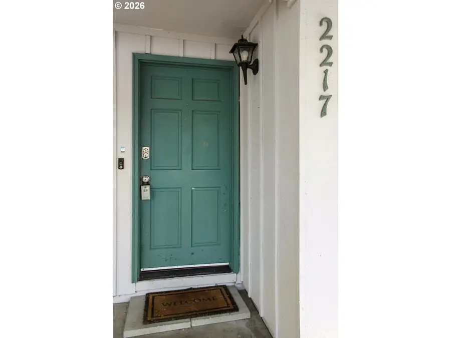 2217 Hawkins Ln, Eugene, OR 97405 - #3