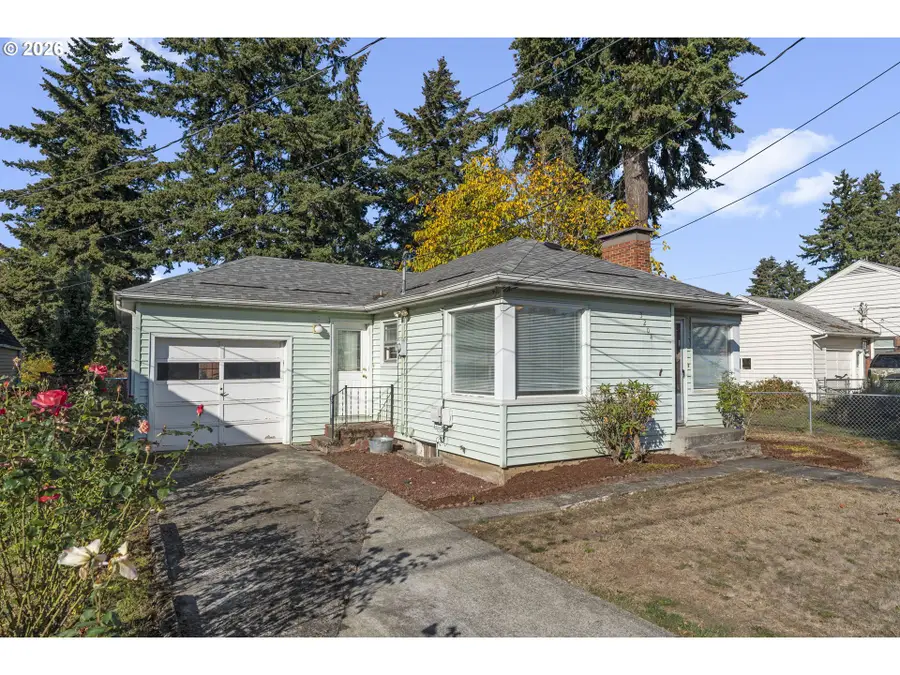 3204 F St, Vancouver, WA 98663 - #2