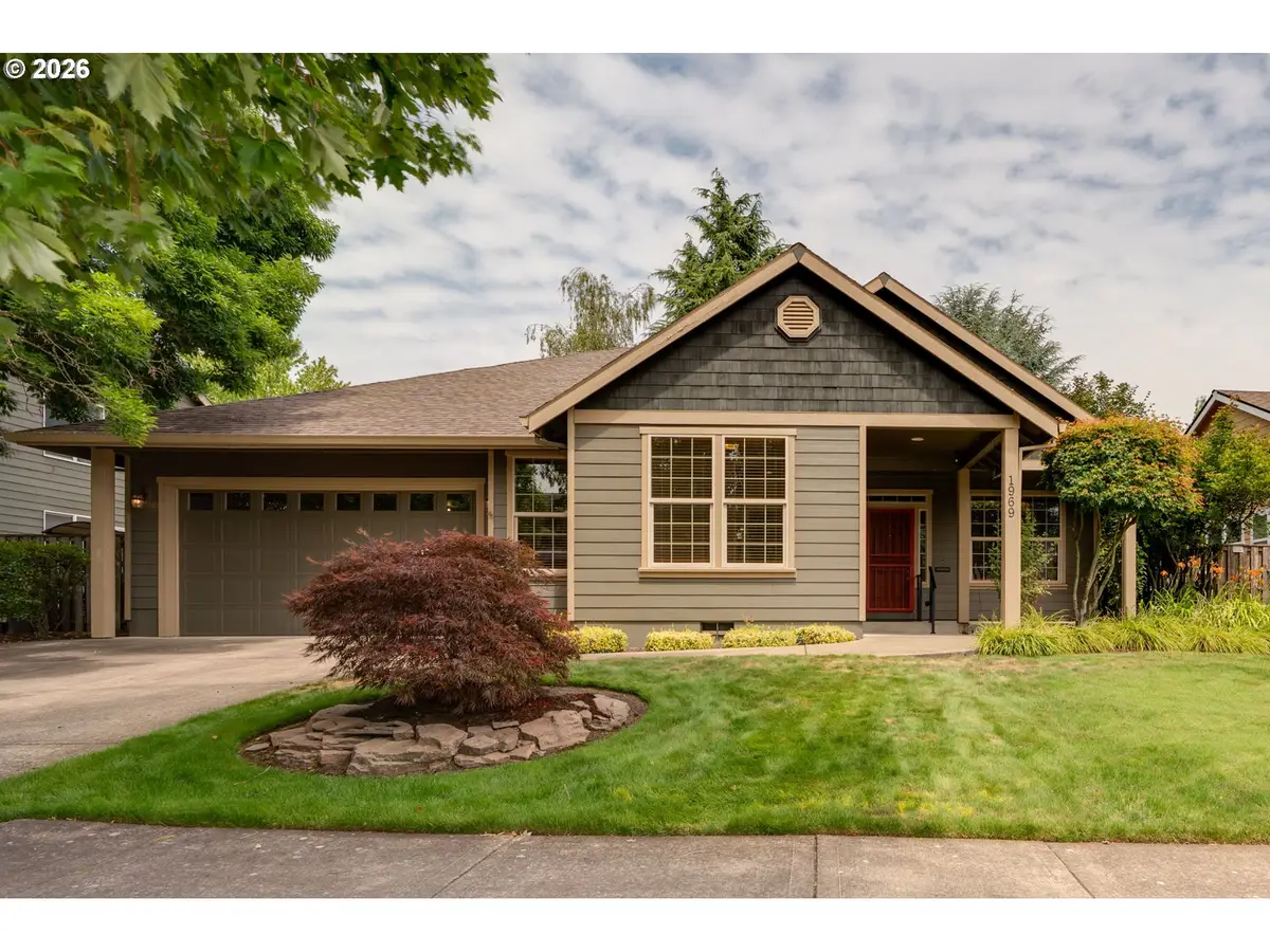 1969 NW Woodland Dr, McMinnville, OR 97128 - #1