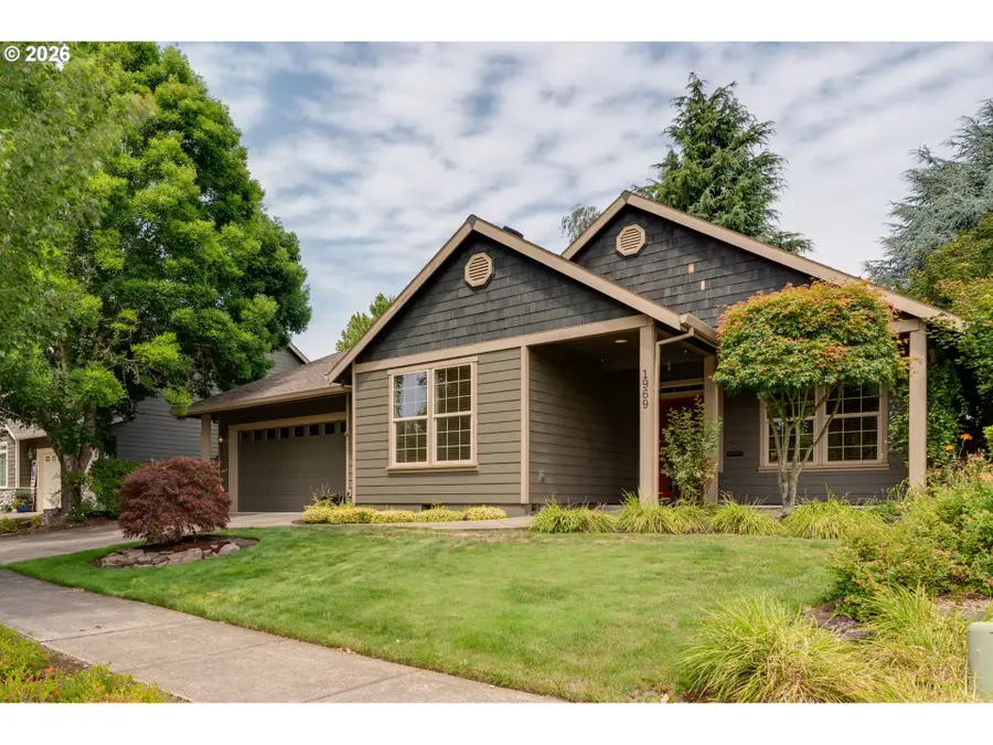 1969 NW Woodland Dr, McMinnville, OR 97128 - #2