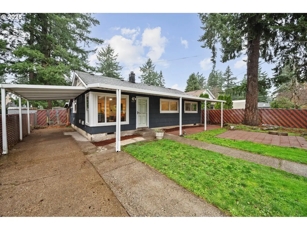 2227 SE 141st Ave, Portland, OR 97233 - Image #1