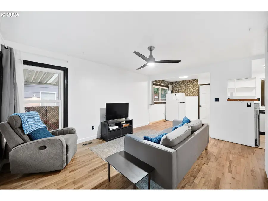 2227 SE 141st Ave, Portland, OR 97233 - Image #3