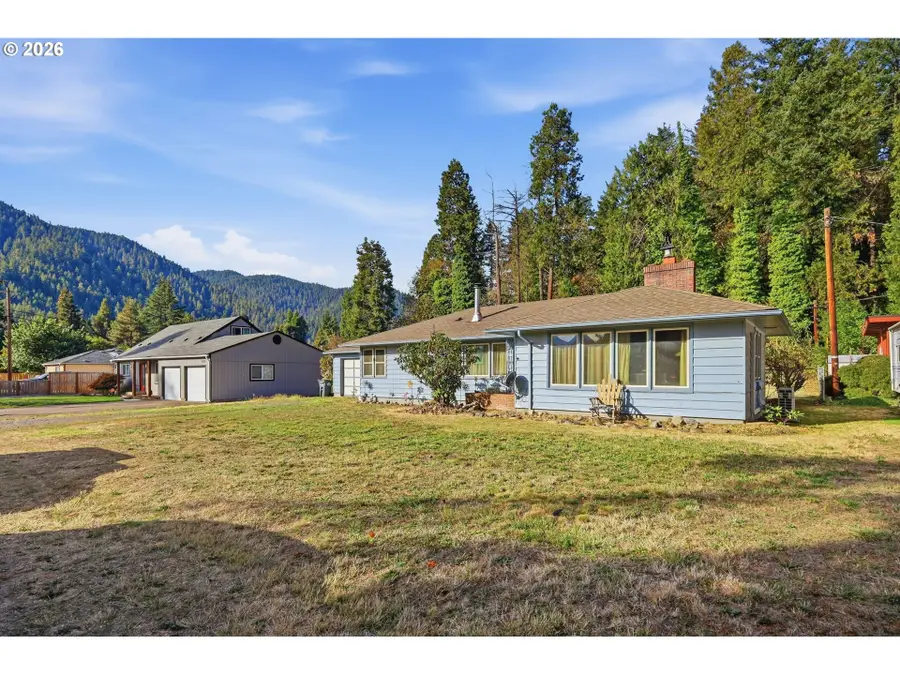 76306 Jasper Dr, Oakridge, OR 97463 - #2