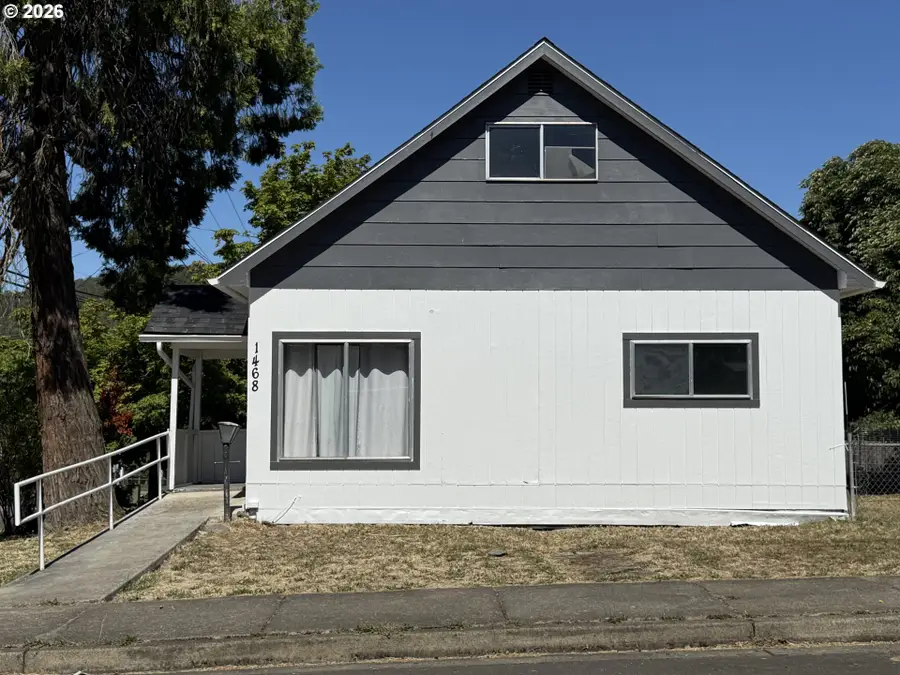 1468 SE Thompson St, Roseburg, OR 97470 - #2