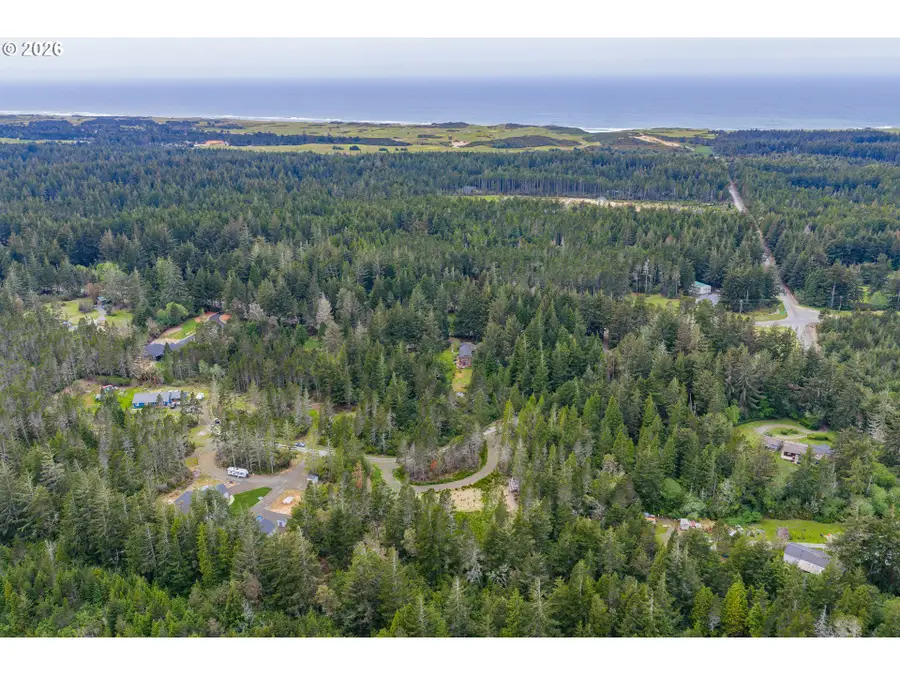 58821 Chanterelle Dr, Bandon, OR 97411 - #2