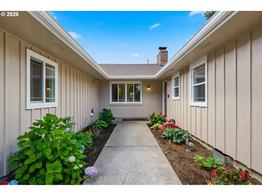 12125 SW Lynnridge Ave, Portland, OR 97225 - #3