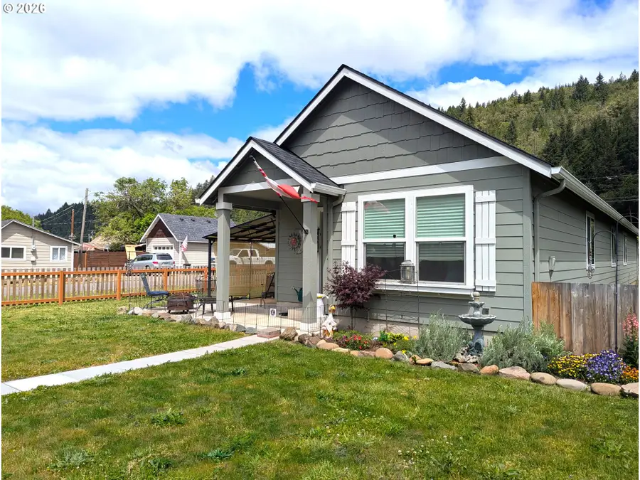 76442 Laurel St, Oakridge, OR 97463 - #2